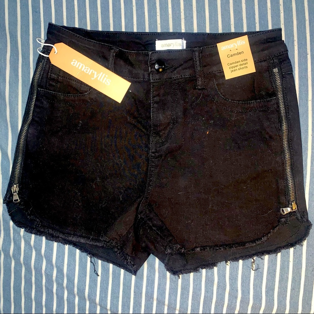 Amaryllis Camden Black jean Shorts